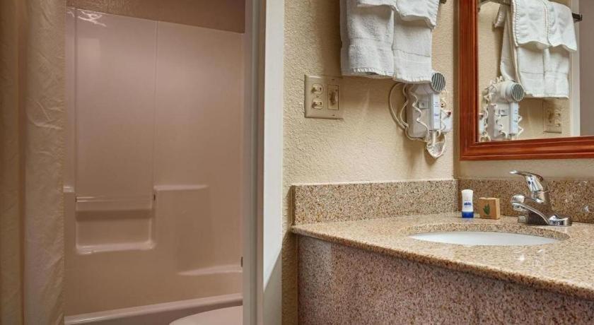 Dumas Best Western Windsor Inn מראה חיצוני תמונה